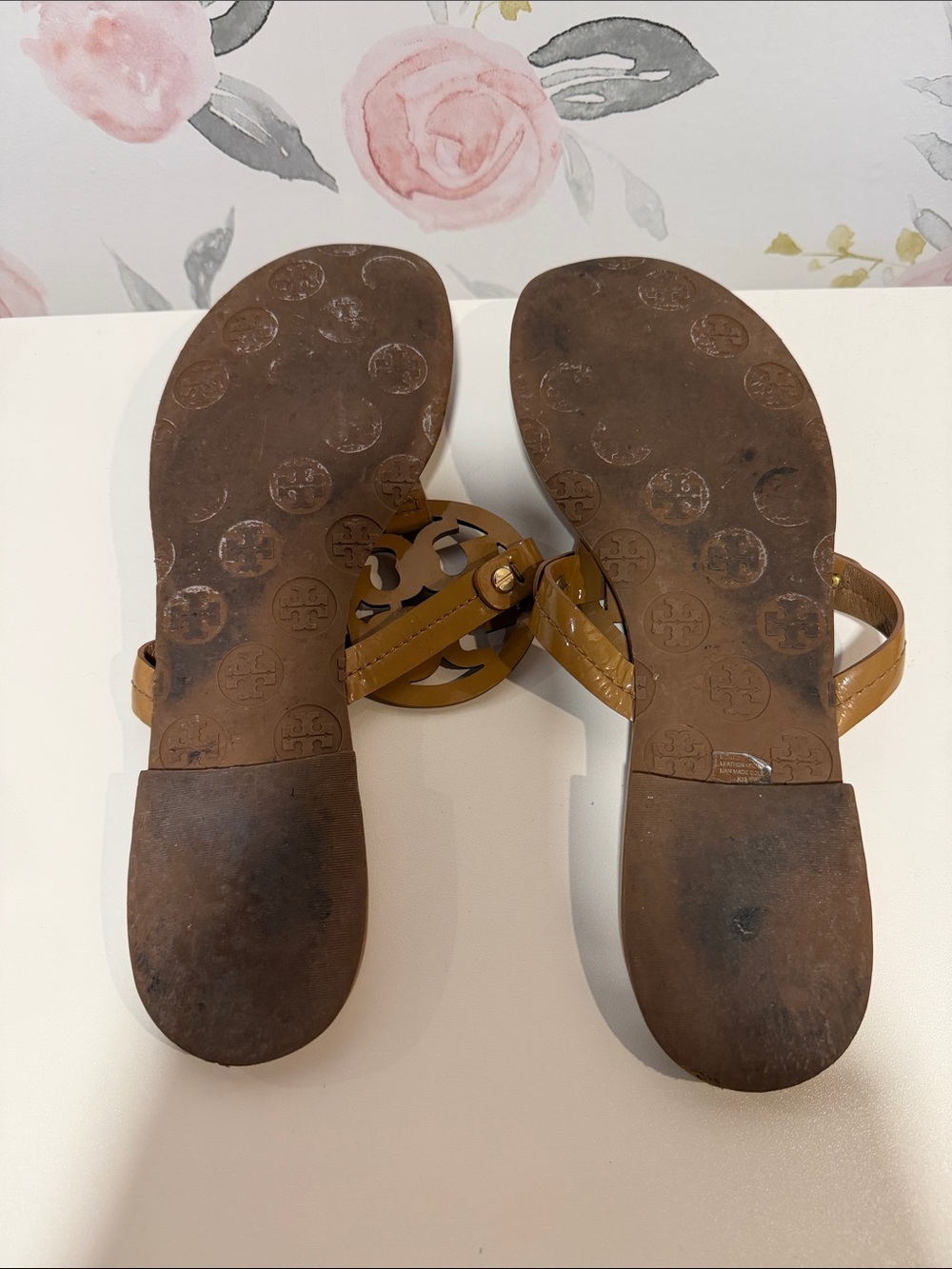 Tory Burch Brown Patent Miller Leather Logo Thong Sandals - Picture 3 of 3